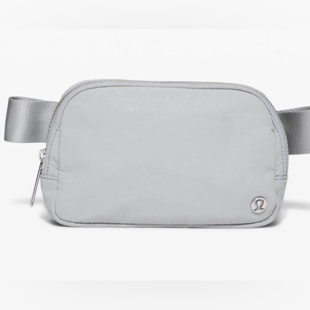 Silver drop belt bag lululemon NWT